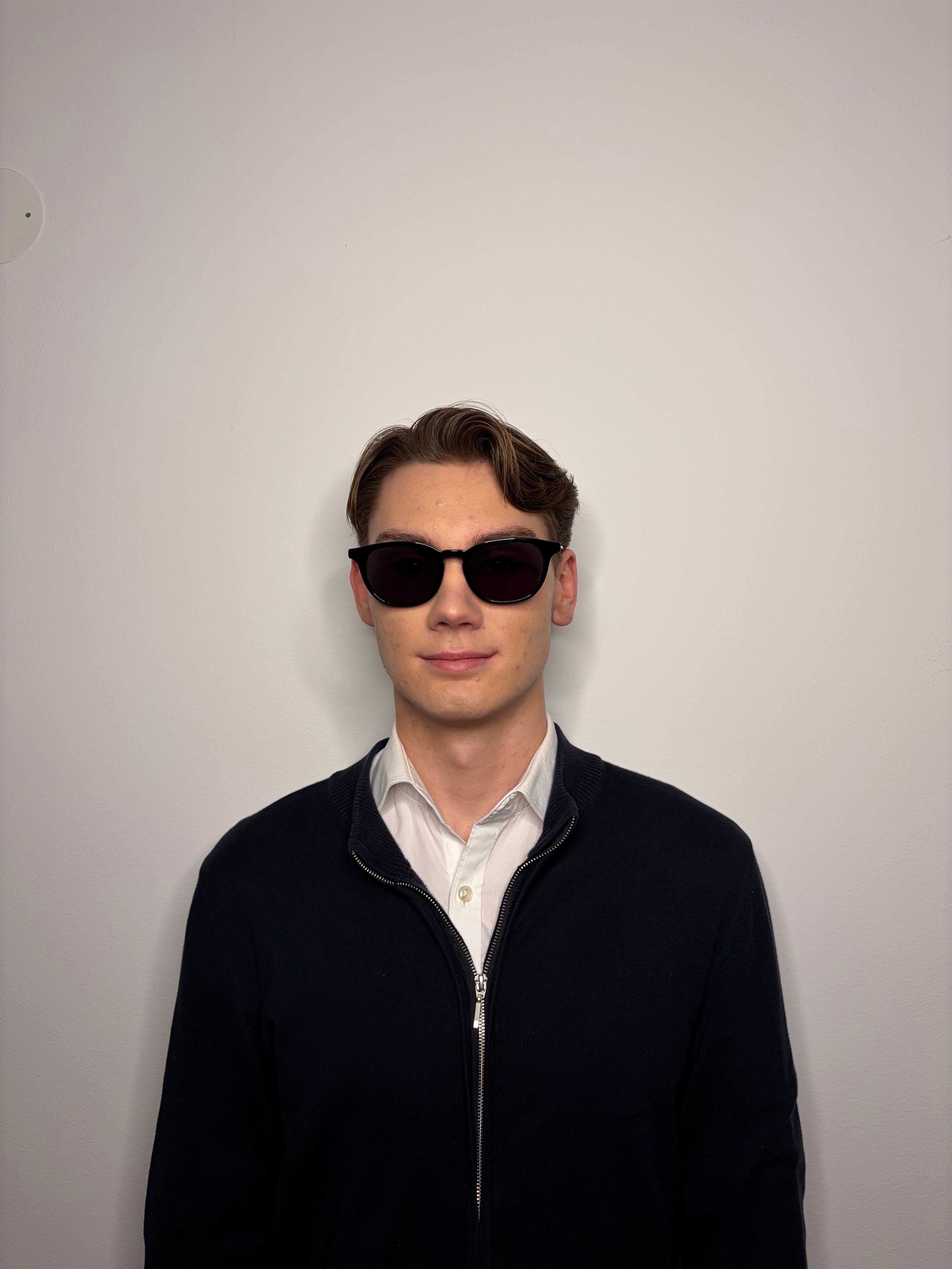 B1 Titan Svart/Svart