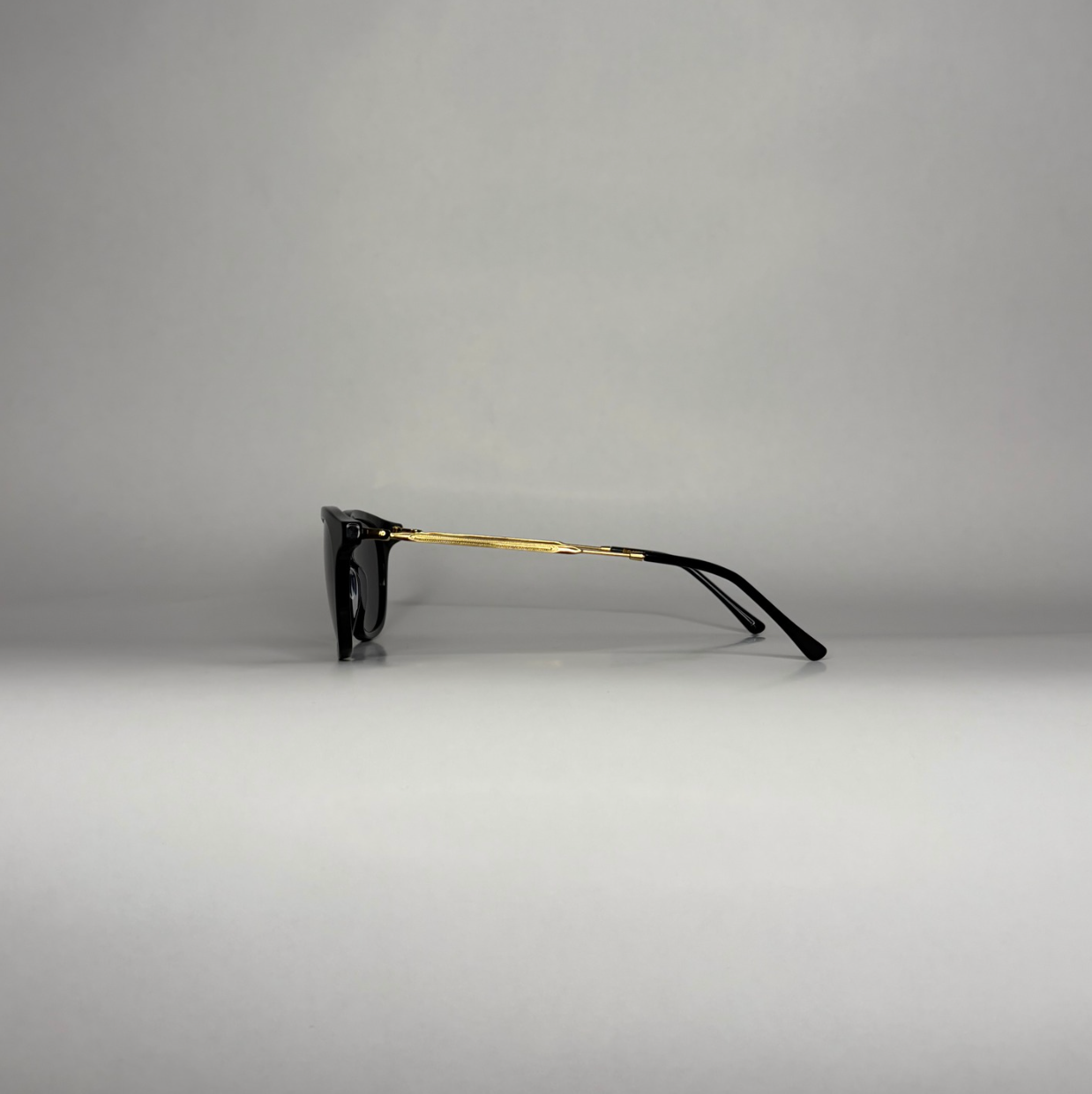 B1 Titan Svart/Svart