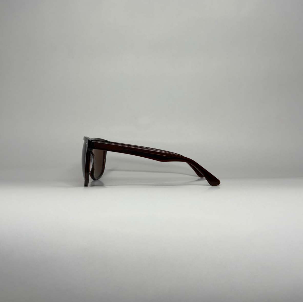 B2 Essential Svart/Svart